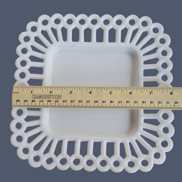 Vintage 1950s Westmoreland Milk Glass Square Lace Peg Boarder Luncheon Plate - Picture 5 of 5